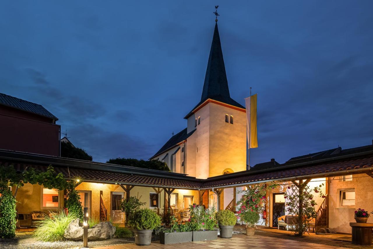 Land-Hotel Zum Schwan, Garni WEILERSWIST-METTERNICH Exterior foto